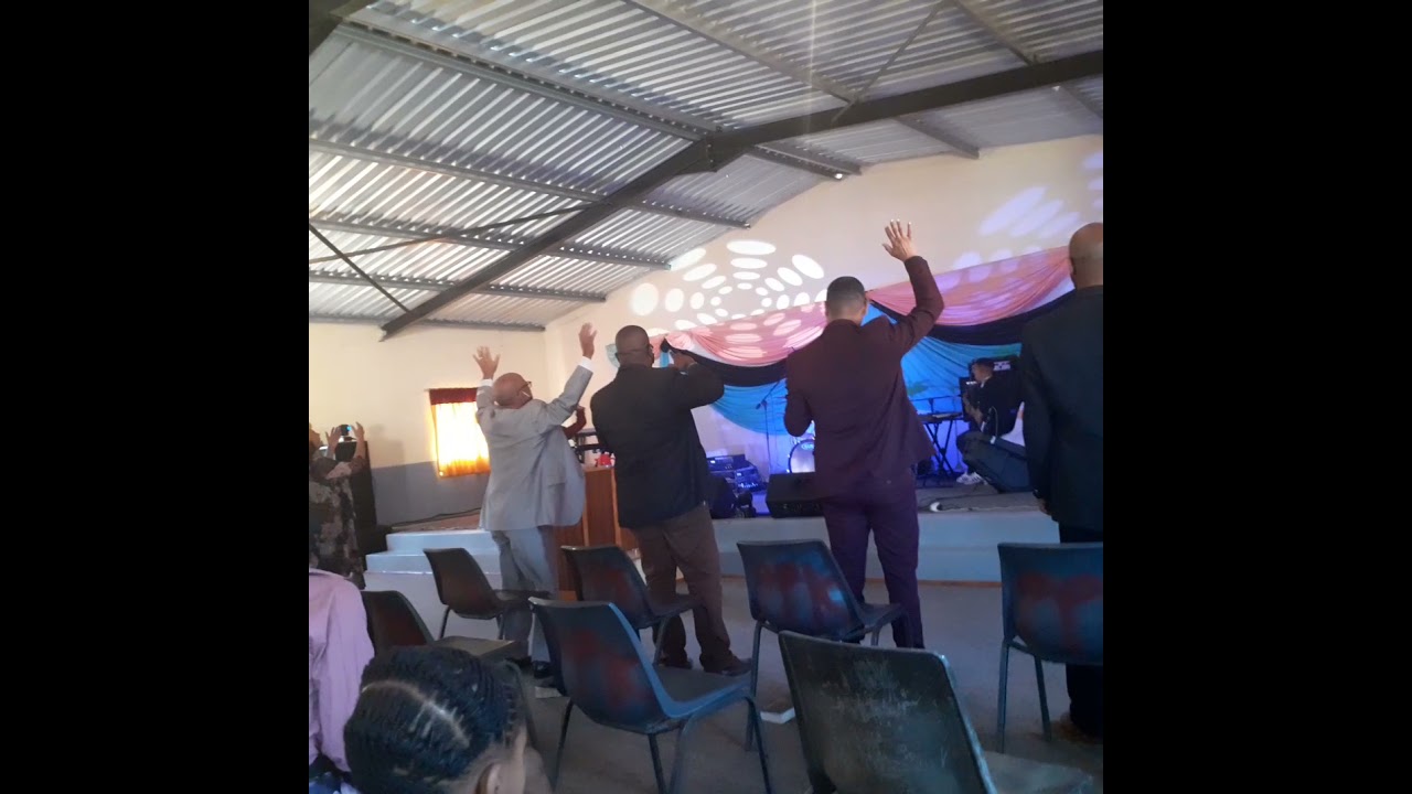 Henoline Goeieman singing Kunjalo's HY MAAK N WEG (PPK Bet-El)