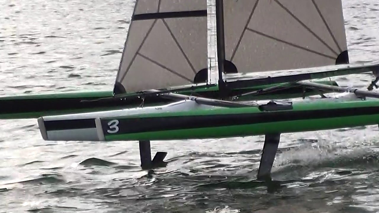 Hydrofoiling 2Metre trimaran