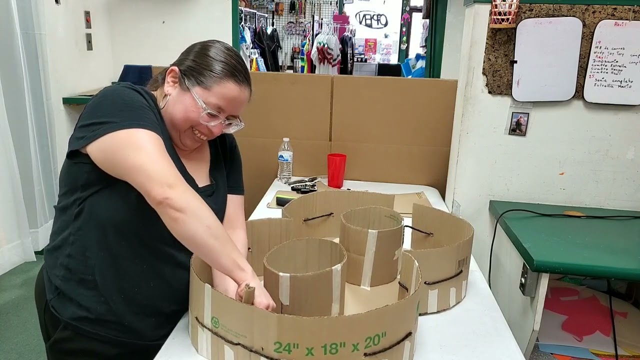 como hacer la base con carton de piñata numero ocho parte uno