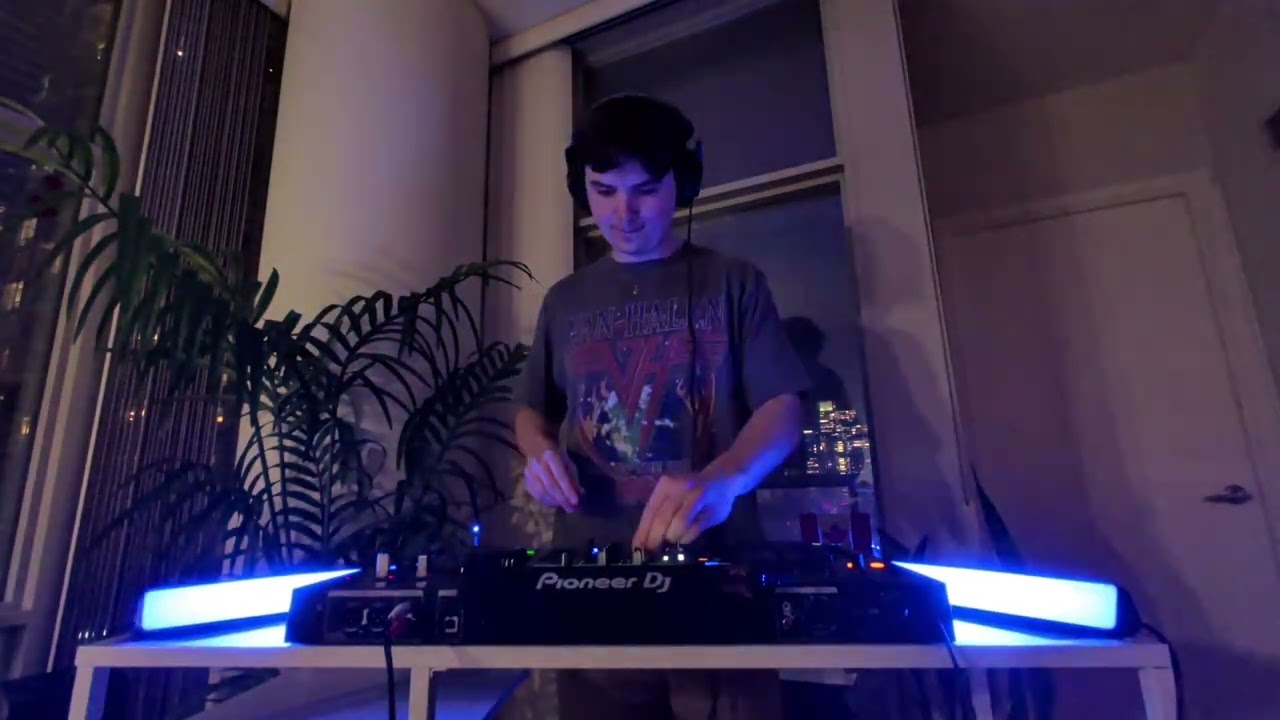 Groovy House Mix (RUZE, Jamback, Luke Dean, Sidney Charles, & more)