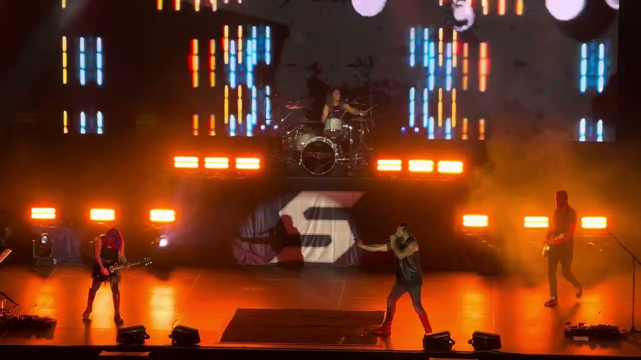 Skillet / Awake and Alive - Livin’ on a Prayer - Sick of It / México 19 de octubre 2025