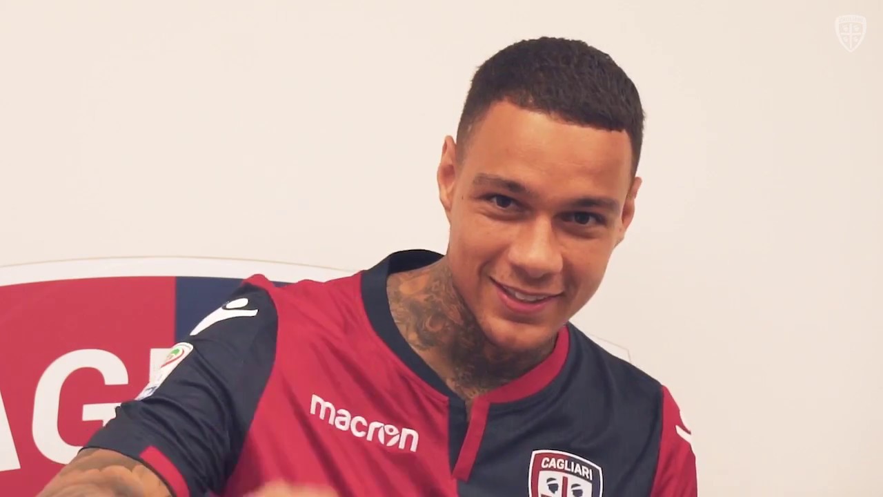 Le prime parole in rossoblù di Gregory van der Wiel