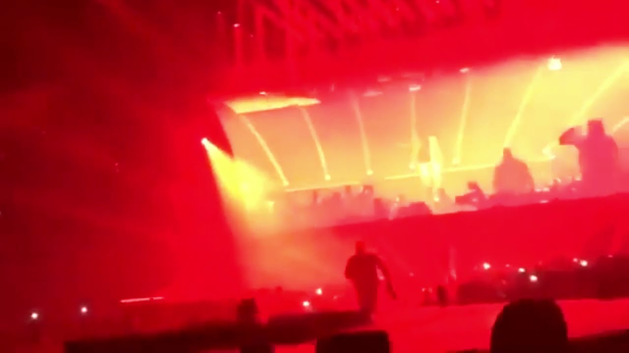 DOOMSTAR : A KLOK OPERA FUCKS. (flashing lights)