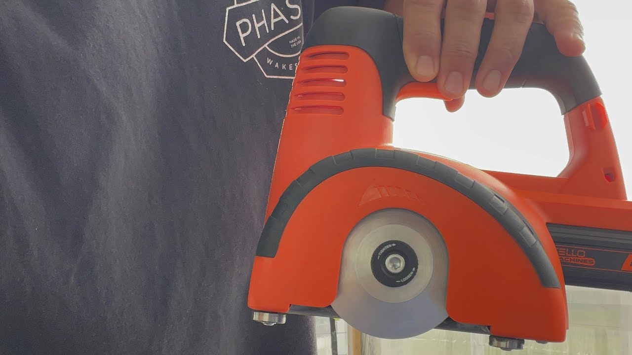 Máquina afiladora de cantos Xcello para tablas de ski y snowboard. Prueba en vivo.