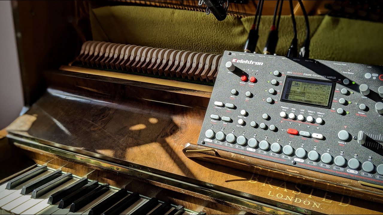 Exploring generative composition with Octatrack and piano