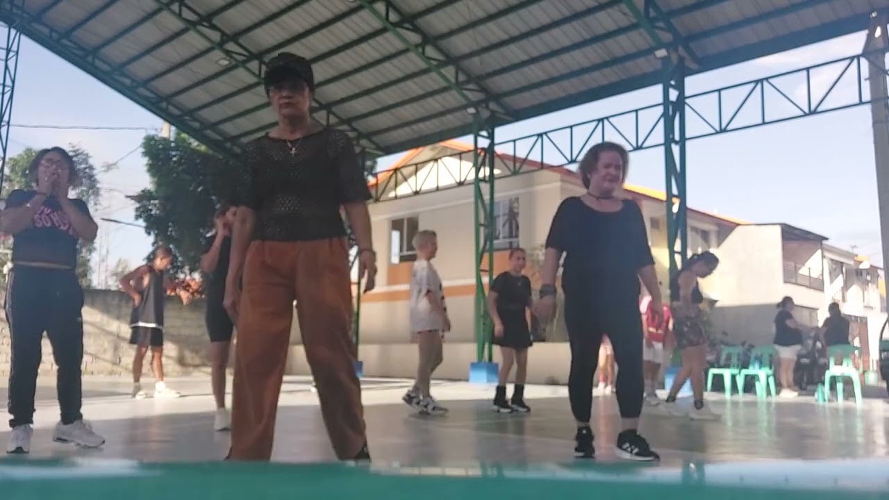 Elliston  Suoth  Zumba  Ladies