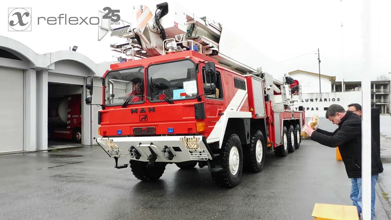 Novo veículo plataforma chega aos bombeiros das Taipas