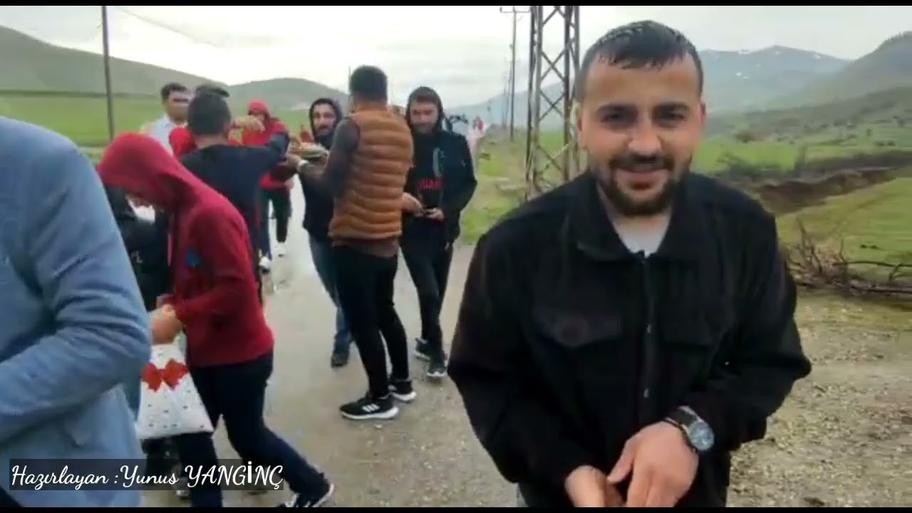 02.05.2022 Van/Erciş/köycük mahallesi (kerx) bayram günü merasimi.