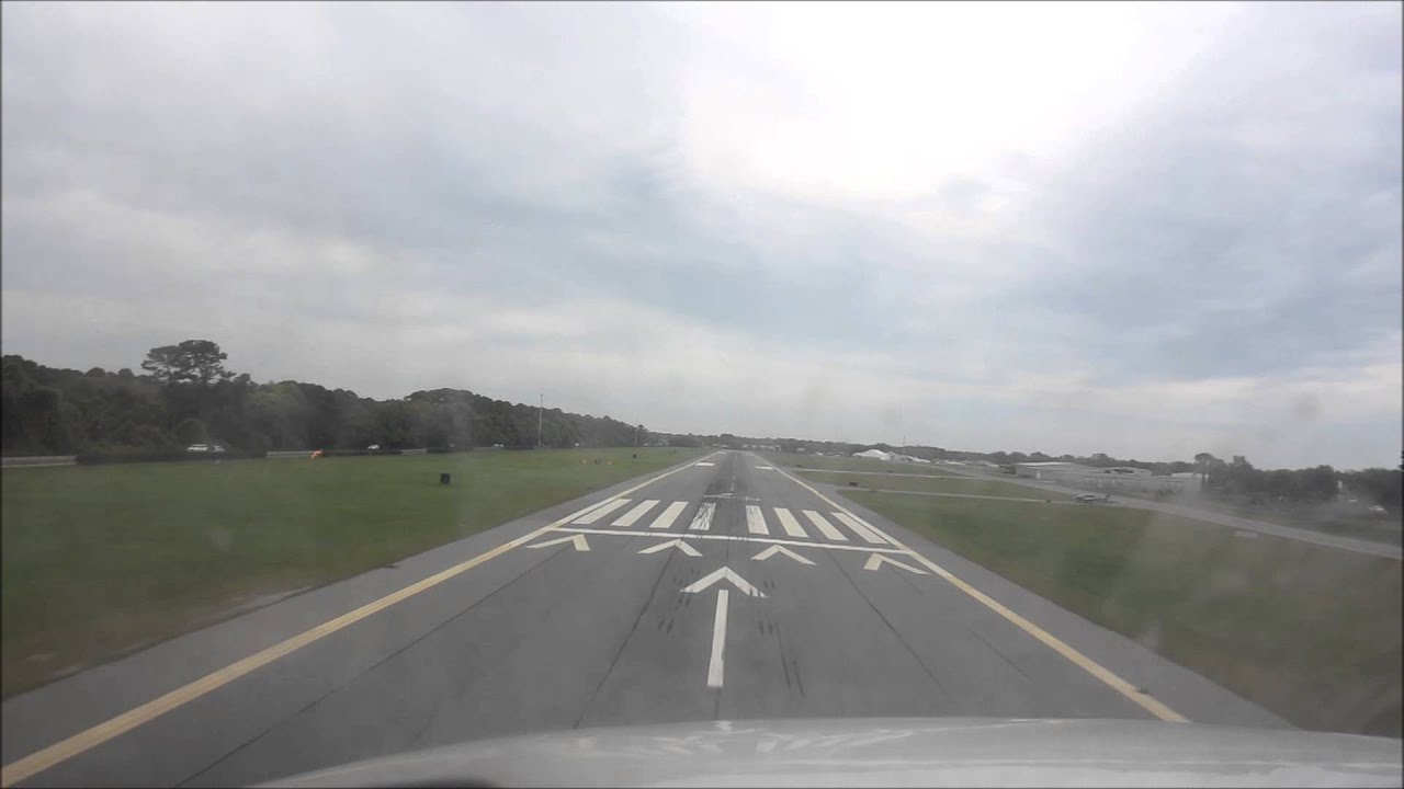 Citation V: trees in final approach path, displaced threshold