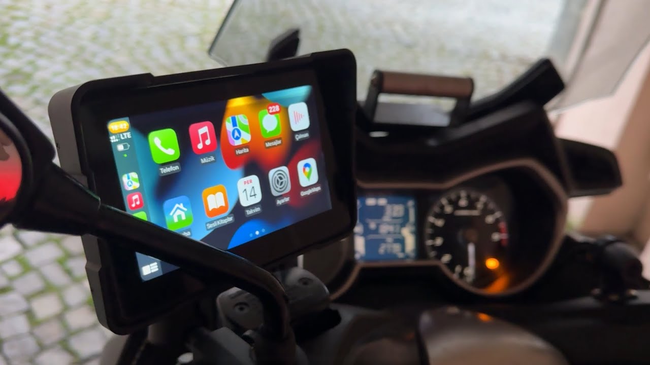 Распаковка и обзор мотоциклетного CarPlay с камерой