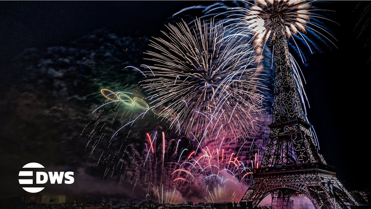 Bastille Day 2025 Fireworks Light Up Paris Sky | Eiffel Tower Live Show | AQ15