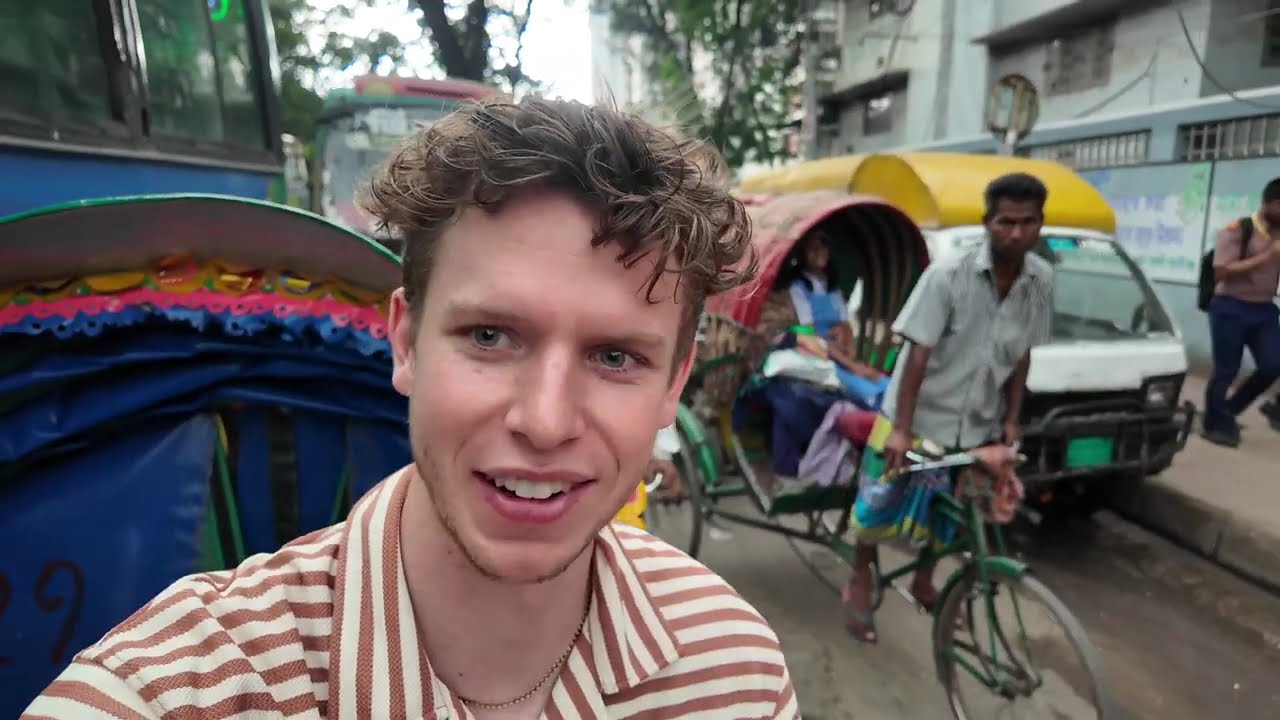 Window Shopping Through The Streets Of Old Dhaka! 🇧🇩