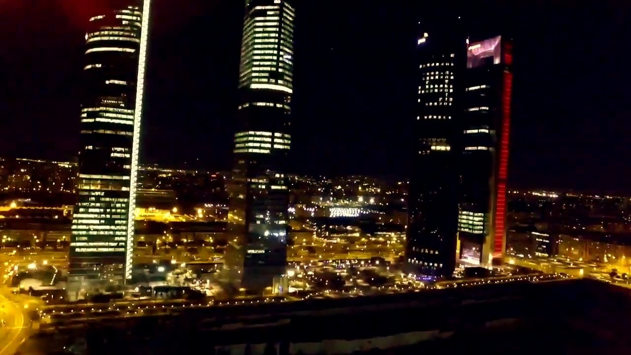 L&aacute;s Cuatro Torres de Madrid - Aerial moments