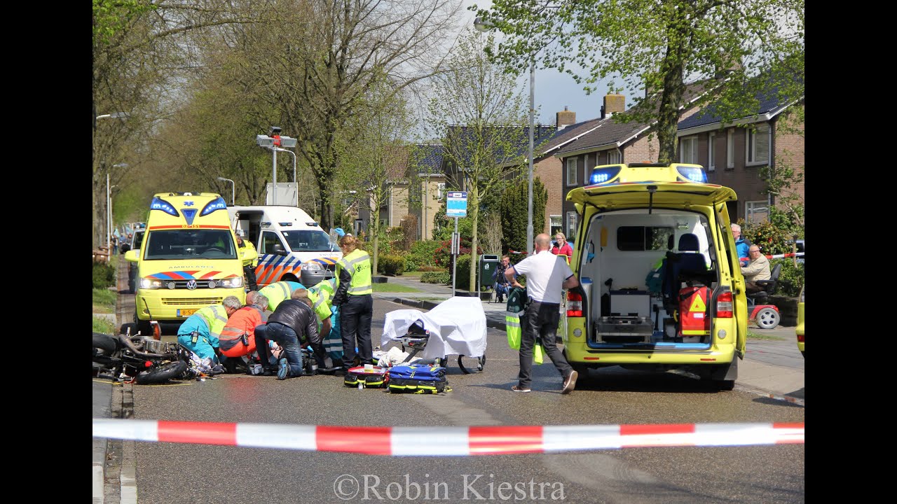 06-05-2015 Joure - Motorrijder gewond door botsing met rouwauto
