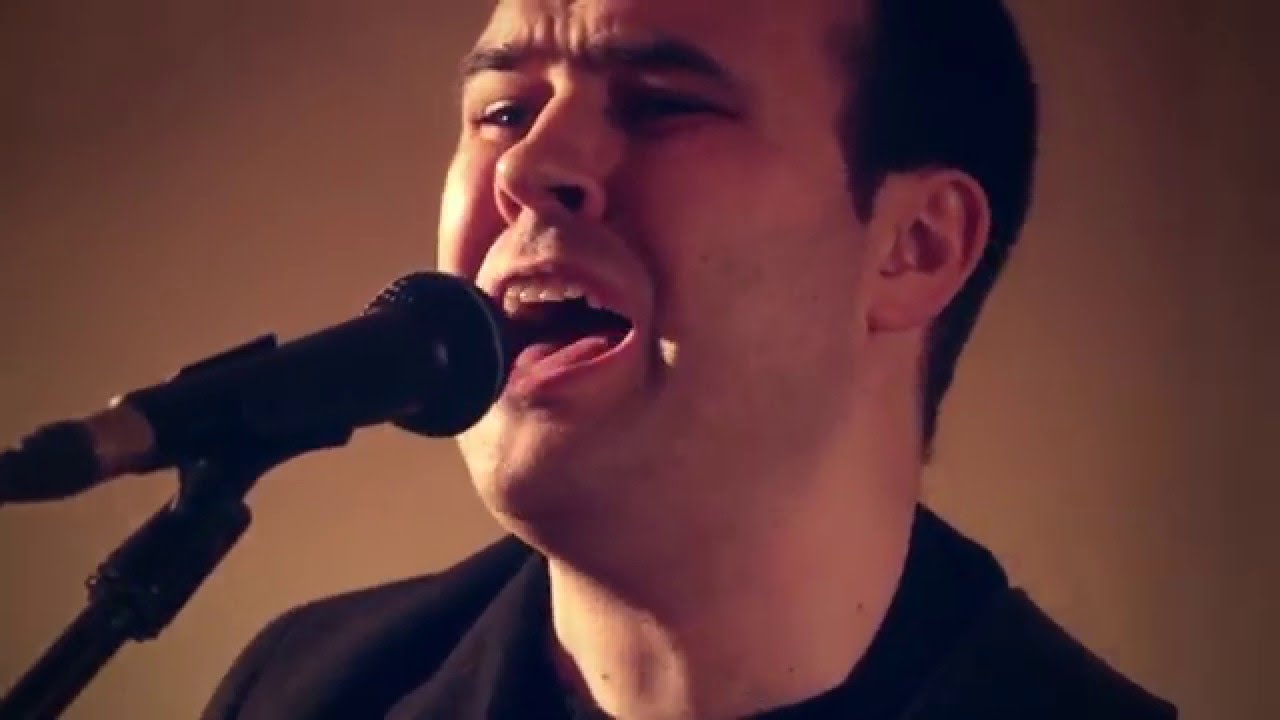 Hold Up - Cant Feel My Face (The Weeknd Cover)