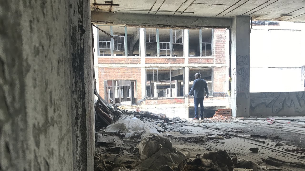 Exploring the Historic and Decaying Packard Plant: Bike Life Detroit