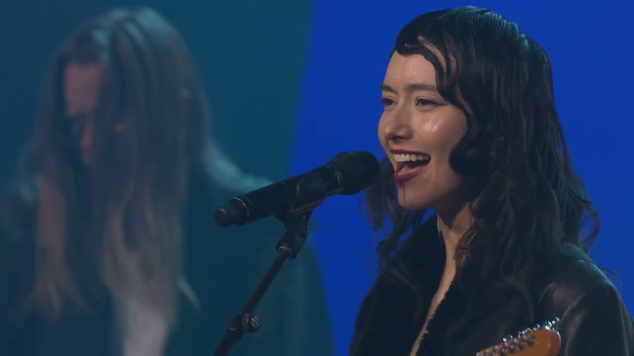 Fazerdaze performs 'Cherry Pie' at the Aotearoa Music Awards 2025