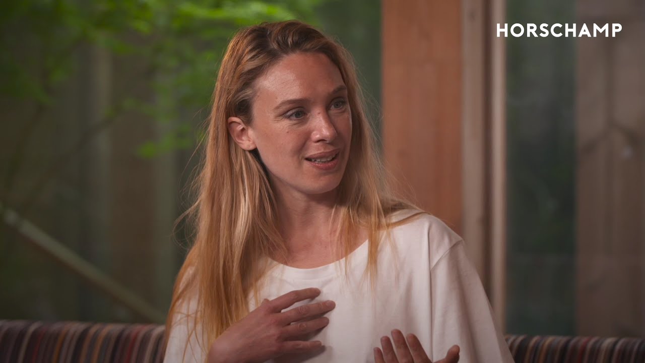 Extrait | Caractère(s) | Laetitia Dosch