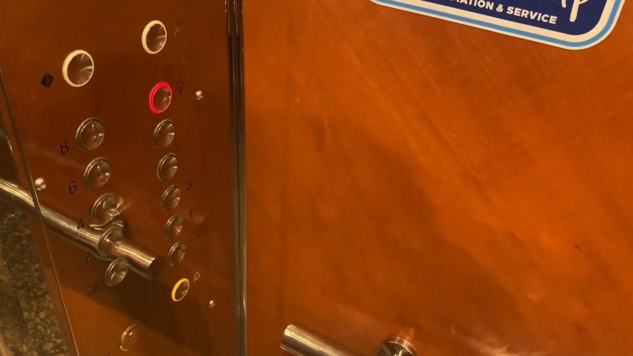 2.5 m/s Otis 2000 Lifts - Hilton Dubai Jumeirah Hotel In Dubai Marina, UAE