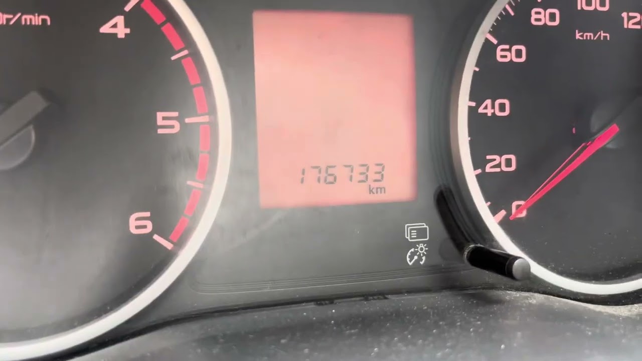 Apagando a inspeção da L200 triton  luz de óleo manutenção