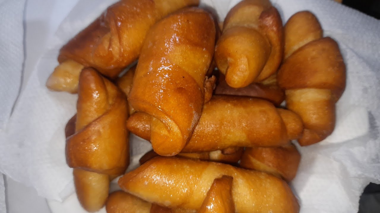 I cannot resist this delicious 😋 homemade croissant. Its our favourite😋