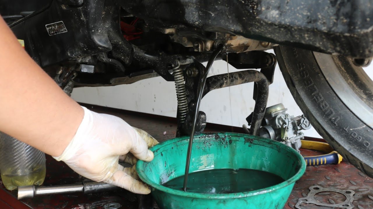 se lleno de gasolina el motor.  por que?  excelente explicación