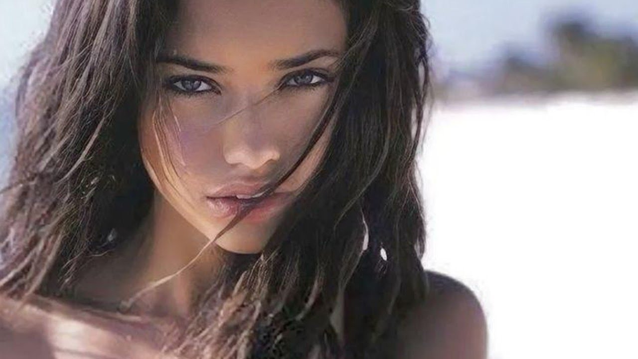 🌴 bombshell beauty 2000s ⊹ 𝑒xotic 𝒹oll 𝒻ace ⊹ Adriana Lima ⋆˙ ࣪ ˖͙͘͡ ໒꒱
