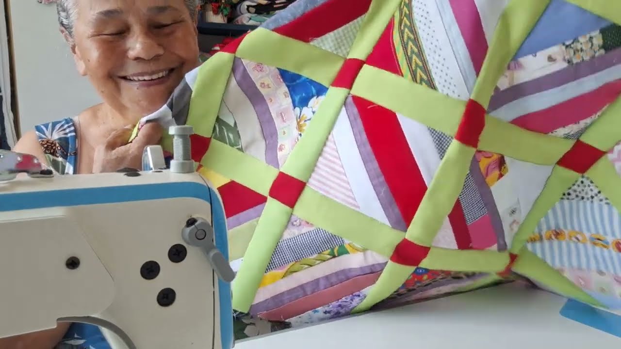 sobrou retalhinhos ,vamos fazer ,um lindo trilho de cama .