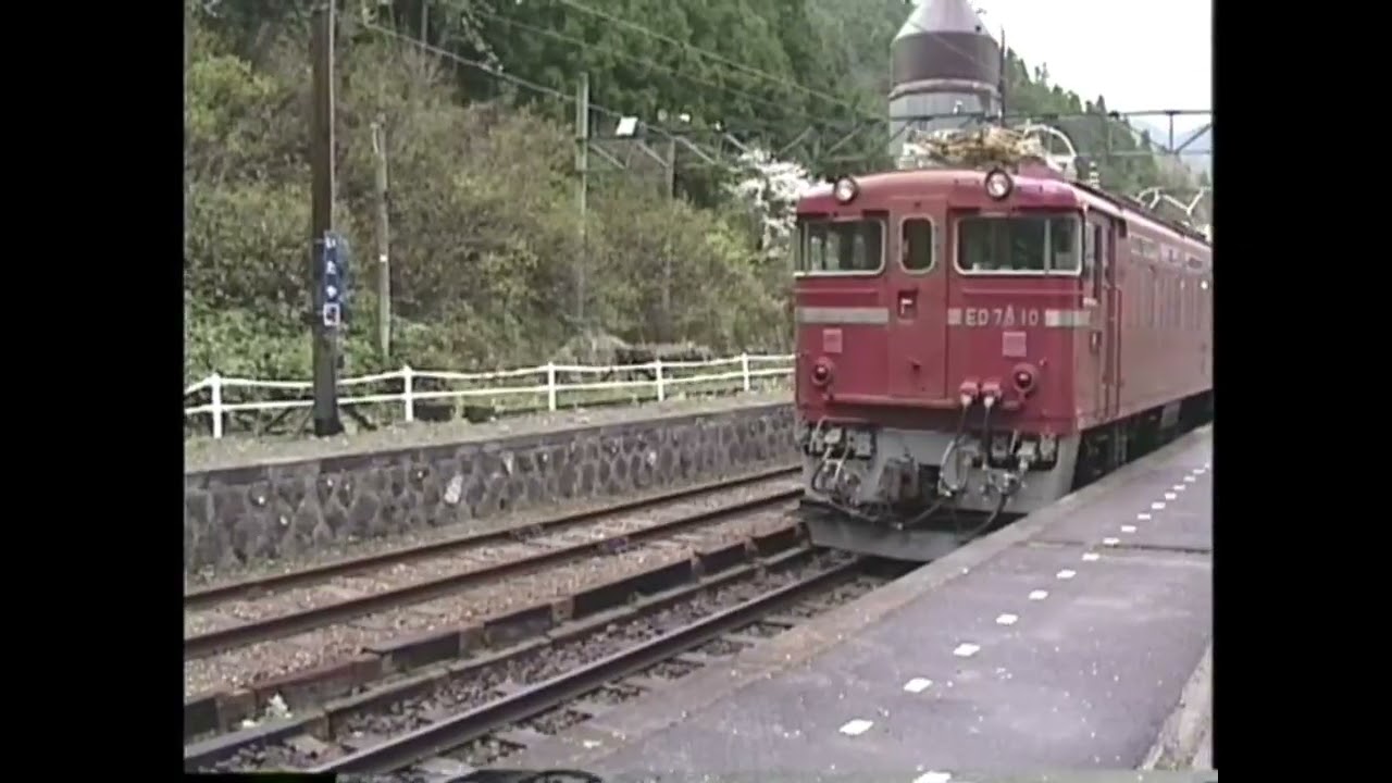 板谷峠50系客車車窓