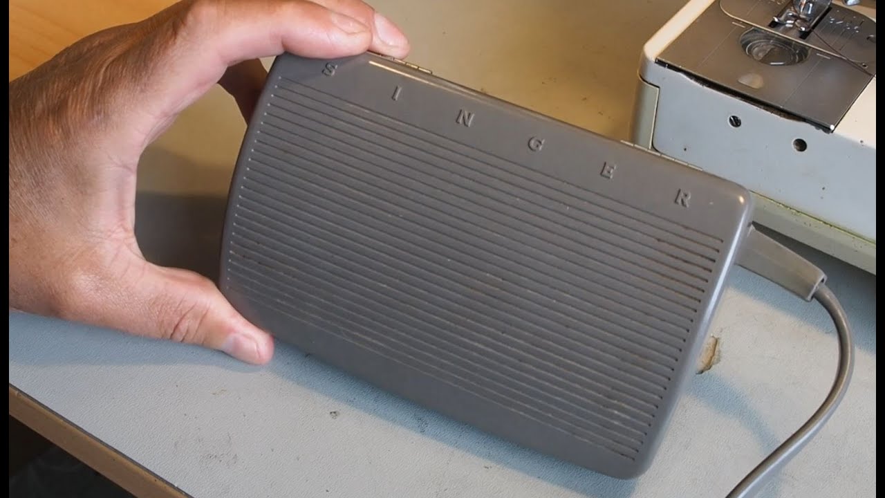 Opening the Singer Clam Shell Foot Controller