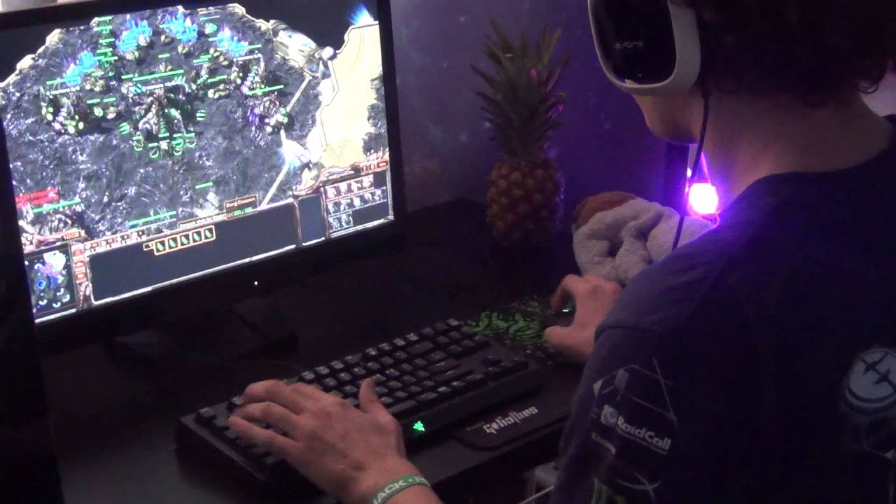 &Uuml;ber die Schulter geschaut: Ilyes 'Stephano' Satouri auf der DreamHack Open: Summer 2013