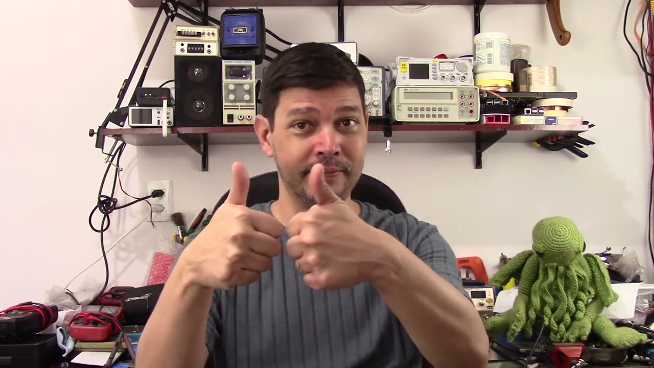 Comprei 16 kg de componentes eletrônicos no ferro-velho - E agora o que eu faço com isso?