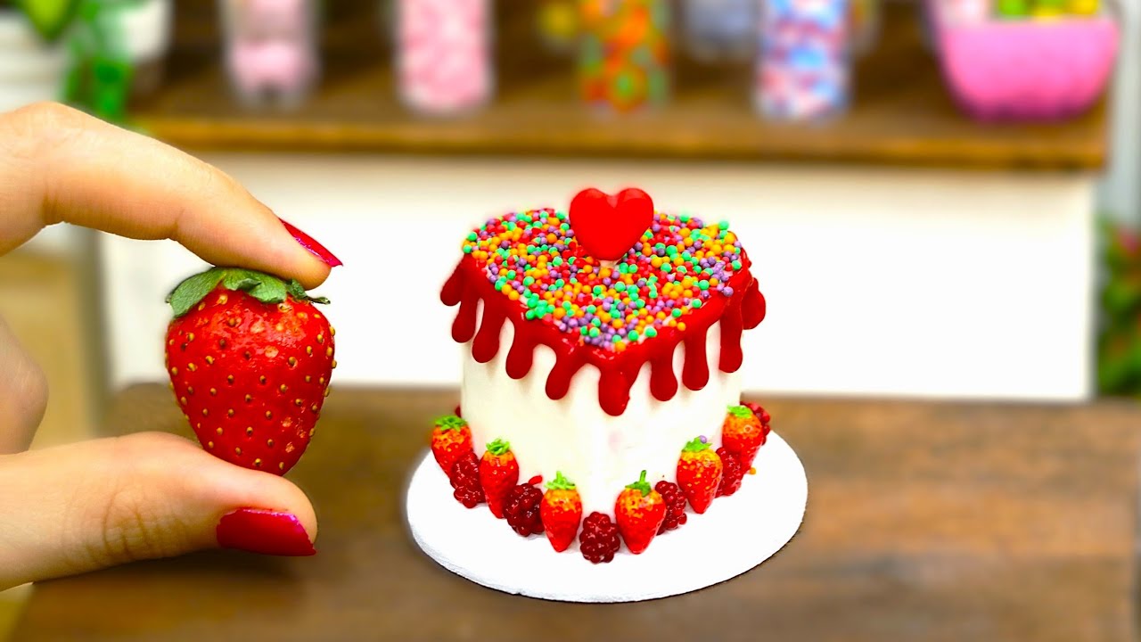 How Small is This Heart Cake? ❤️🍓 | Miniature vs Real Strawberry