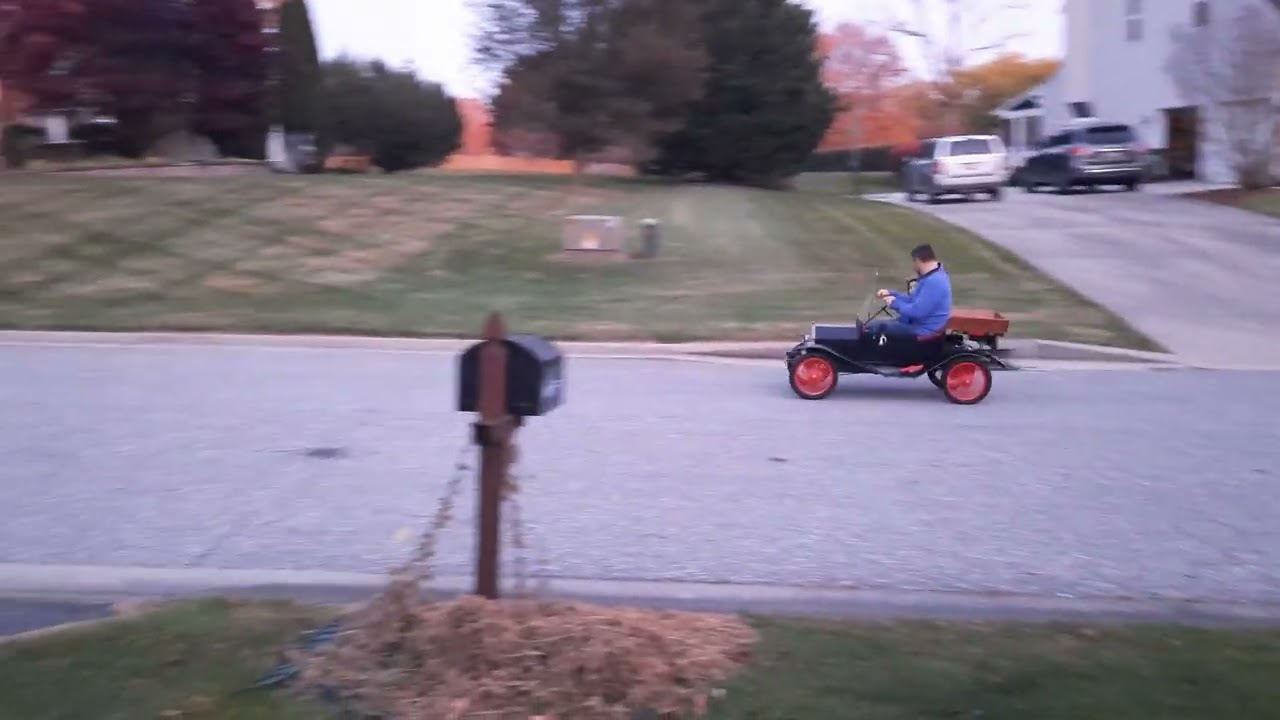 Tiger and Sidney. Tin Lizzy, Shriners Car.