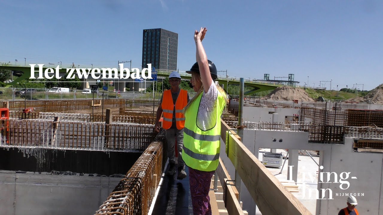 Het Zwembad van Living Inn