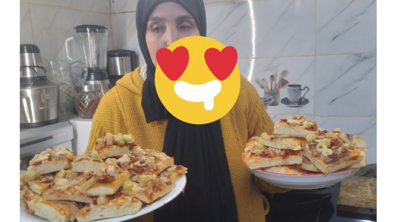   بيتزا بالطون🍕 و الدجاج ساهلة وكاتشهي❤️