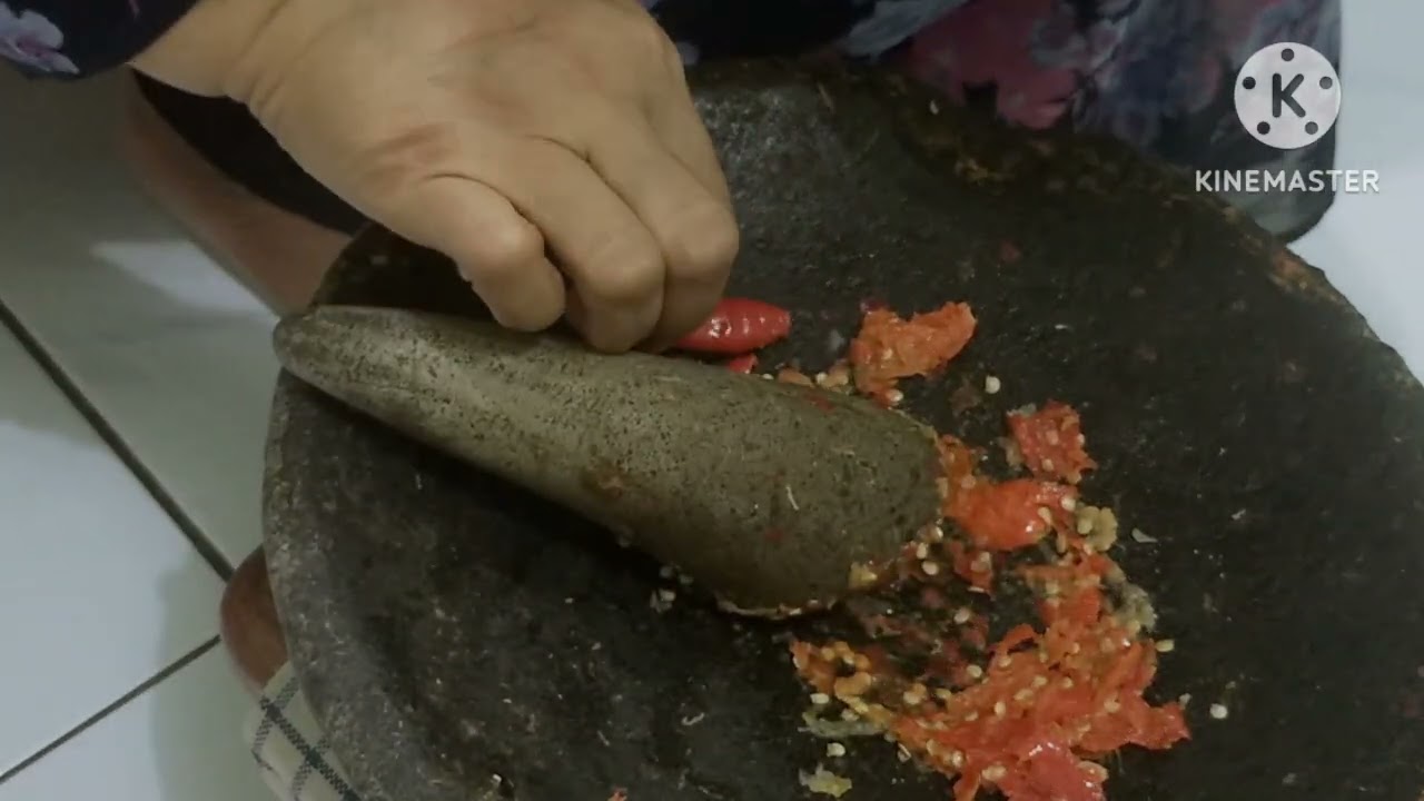 Masak brambang asem 