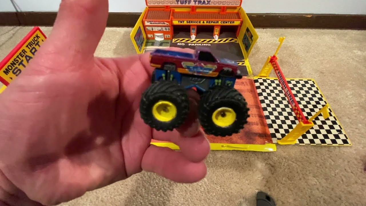 Micro Machines TUFF TRAX Monster Truck Arena 1990