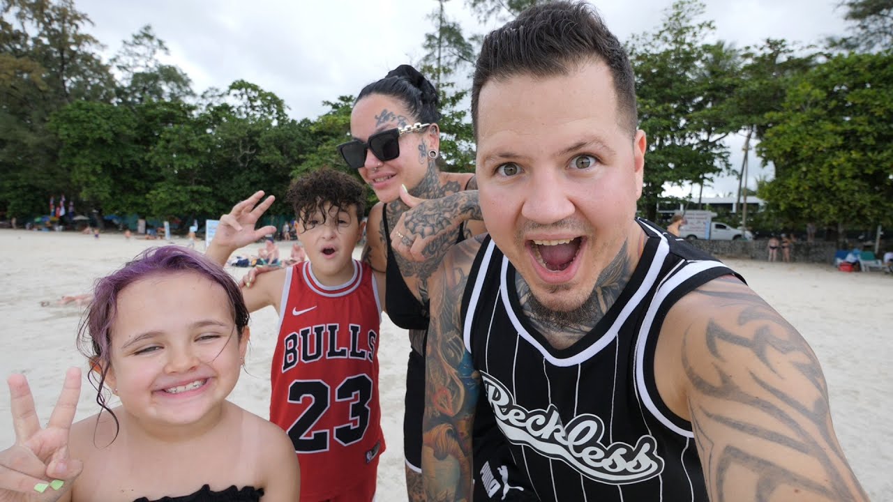Familjen Drar Till Thailand - VLOGG