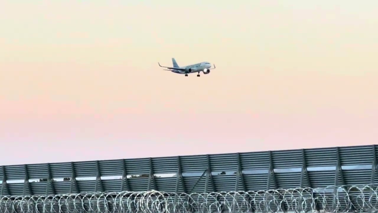 Planespotting again at KLAS/LAS