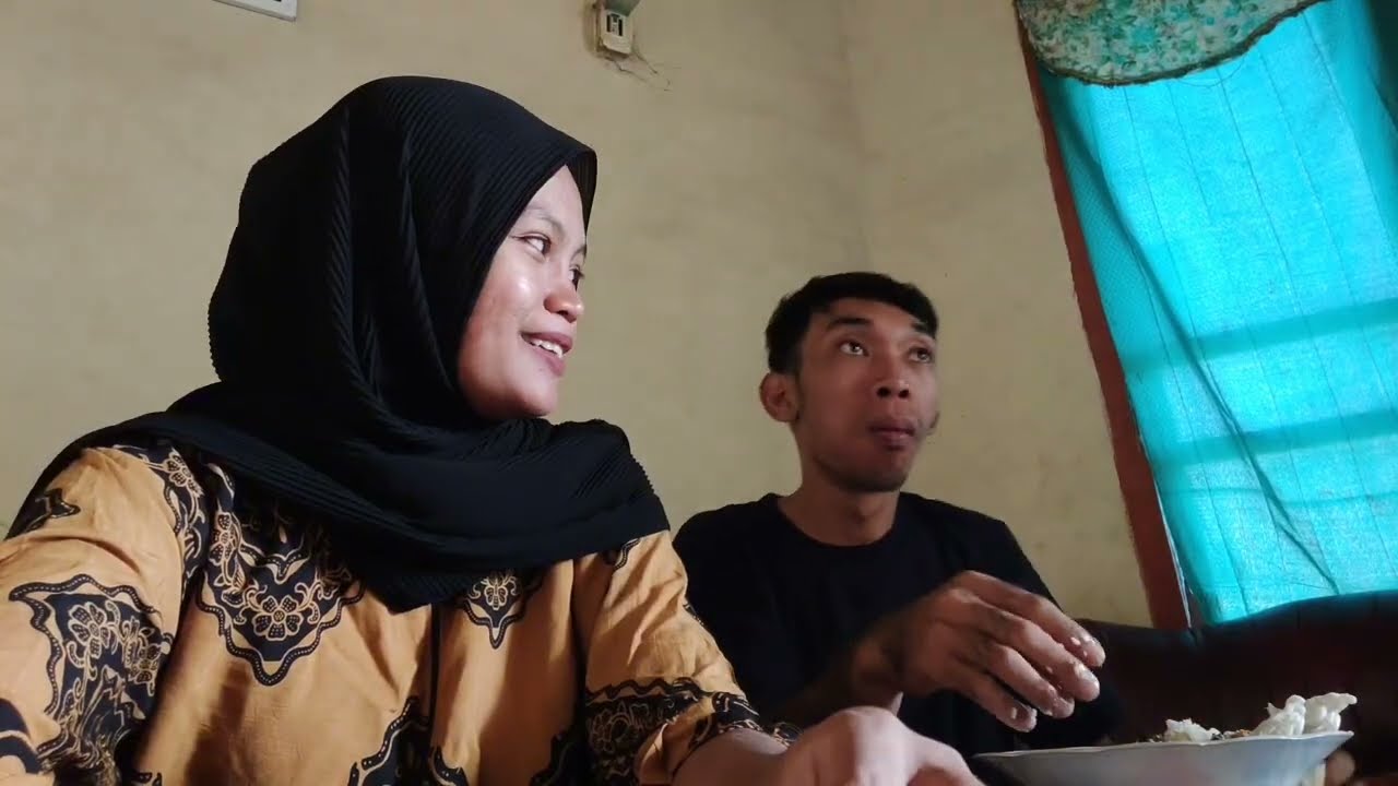 SARAPAN SAYUR MENYOK SIK, LANJUT NGUSUNGI PARI NING SAWAHE DHE SAH