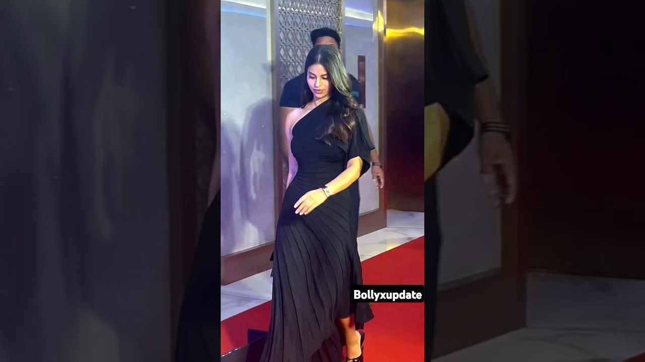 Suhana Khan spotted at Movie screening ❤️🙈