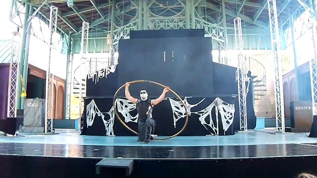 Skeleton Crew @ Cirque Halloween Haunt Kings Island 10/19/14