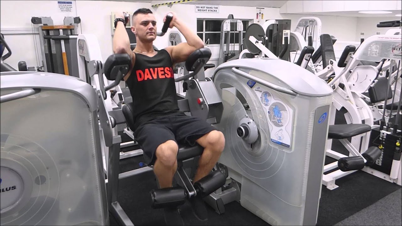 Nautilus ONE® line ABDOMINAL CRUNCH at Daves Gym