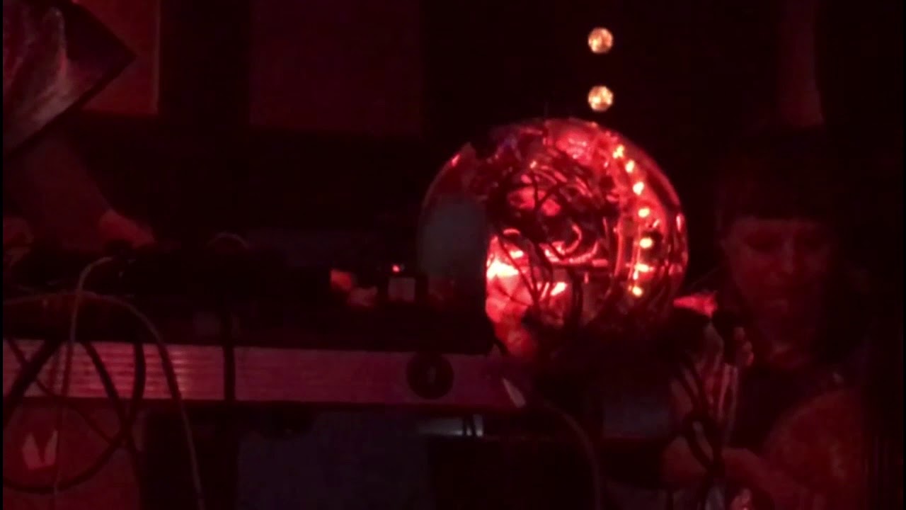 Flirren: Ketten live @ trashEra * Wilde Renate