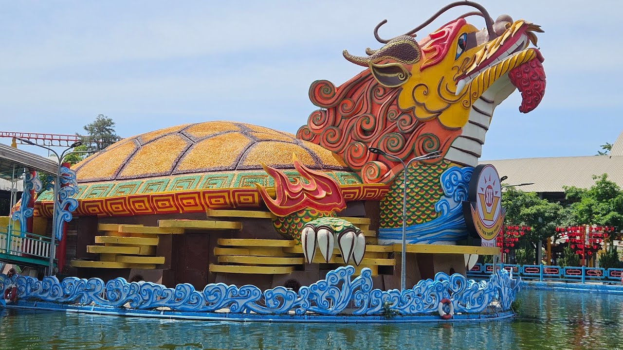 Đi Ta xi du lịch trong Suối Tiên  . 
