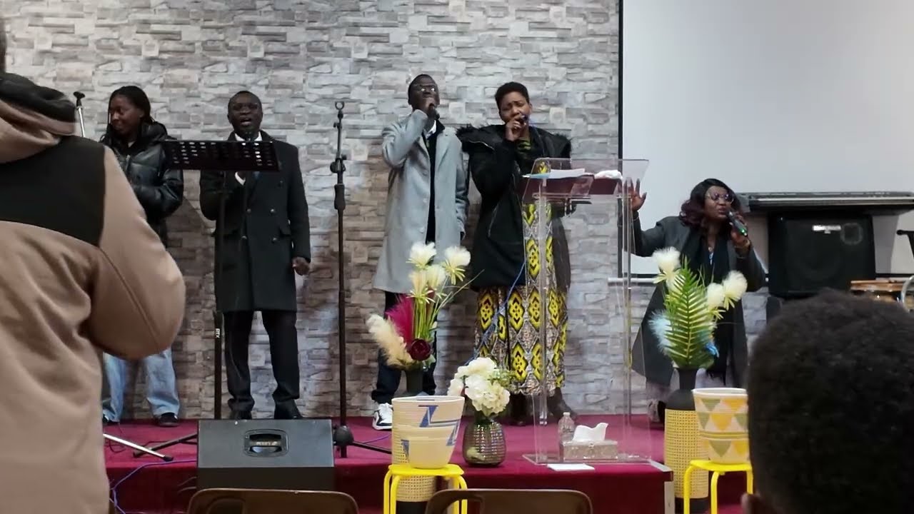 « GUHAGARARA K’UMUNARA TUGATEGEREZA IMANA » (HABAKUKI 2.1-4) Maman Beline Joy