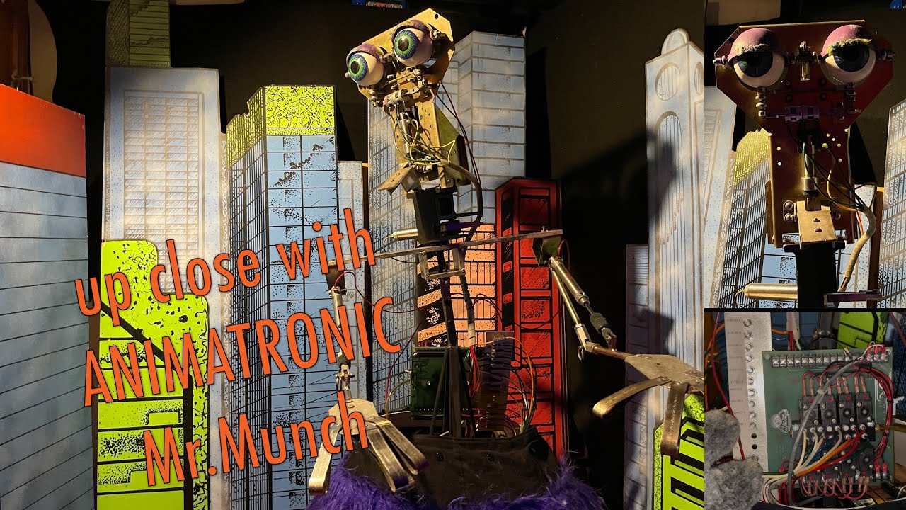 Up close with animatronic Mr.Munch