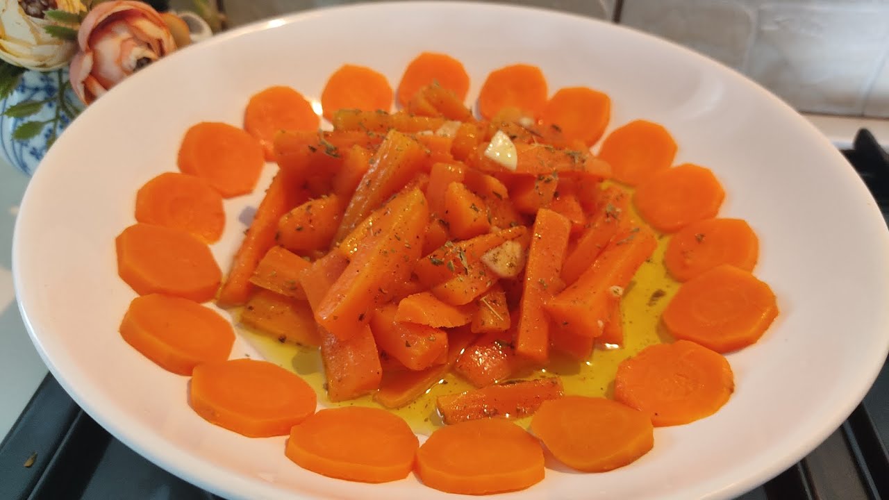 Sallat&euml; me karrota. E sh&euml;ndetshme dhe super e shijshme ✓ Recetat e lis&euml;s