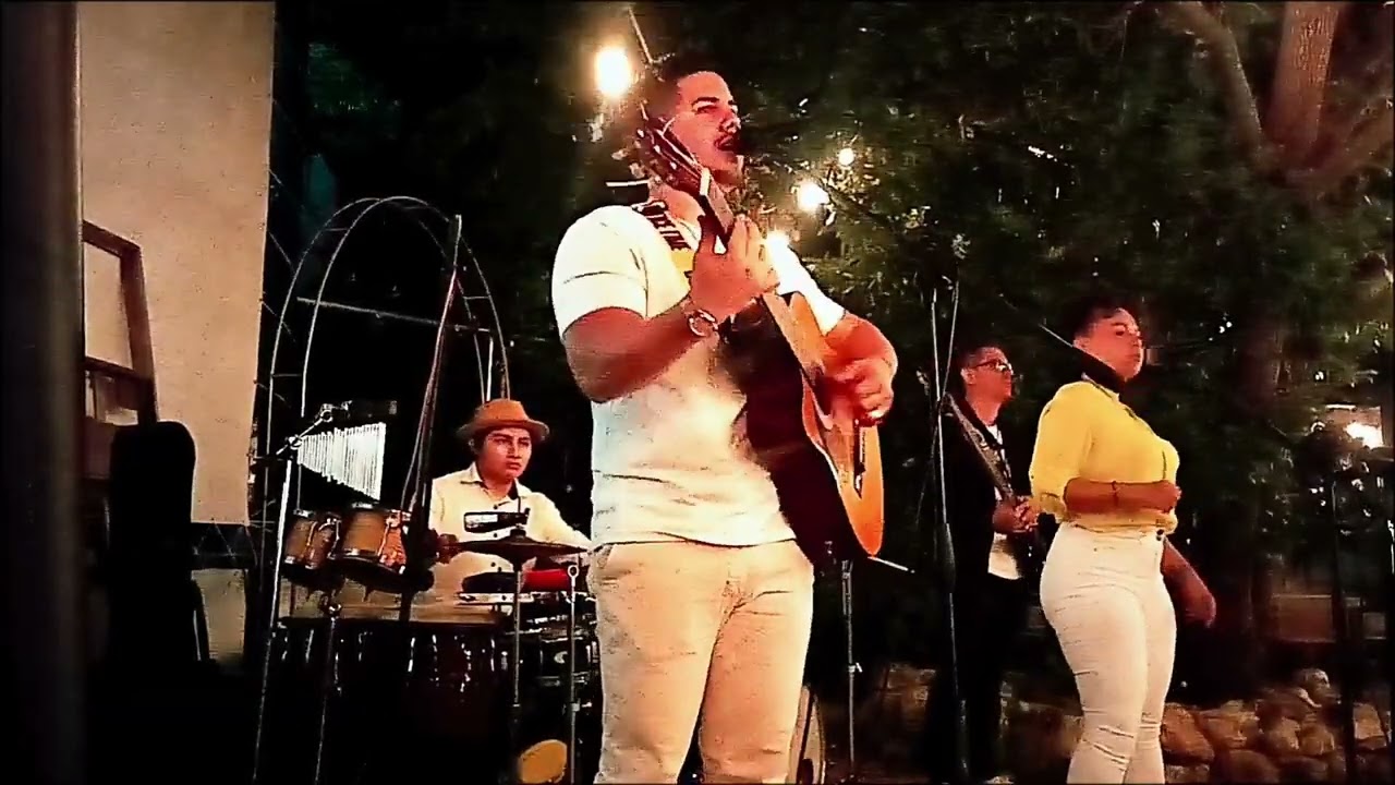 Buenos amigos Latinos Club autor (Alvaro torres)